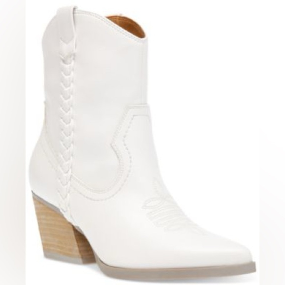 Dolce Vita White Heeled Boots with Western Flair 8.5